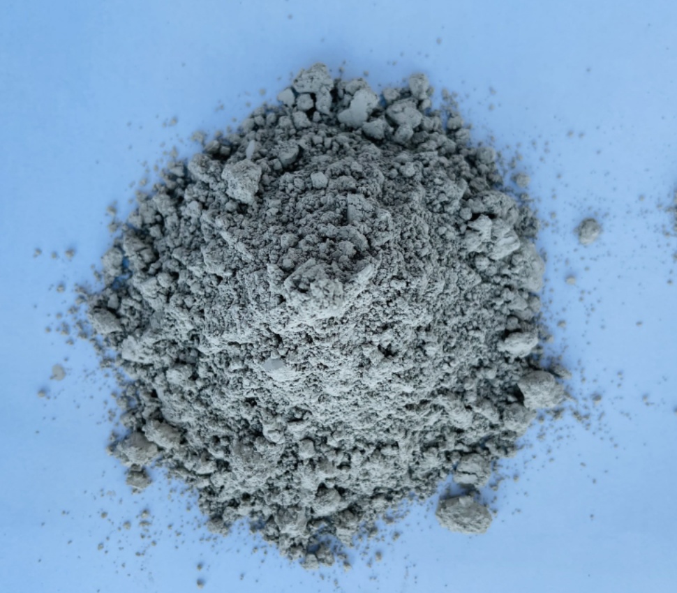 使用綠碳化硅微粉加工時(shí)的注意事項及安全措施